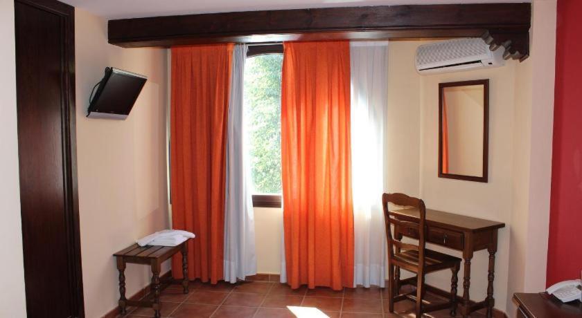 Hostal Don Lucas Villaluenga Exterior foto