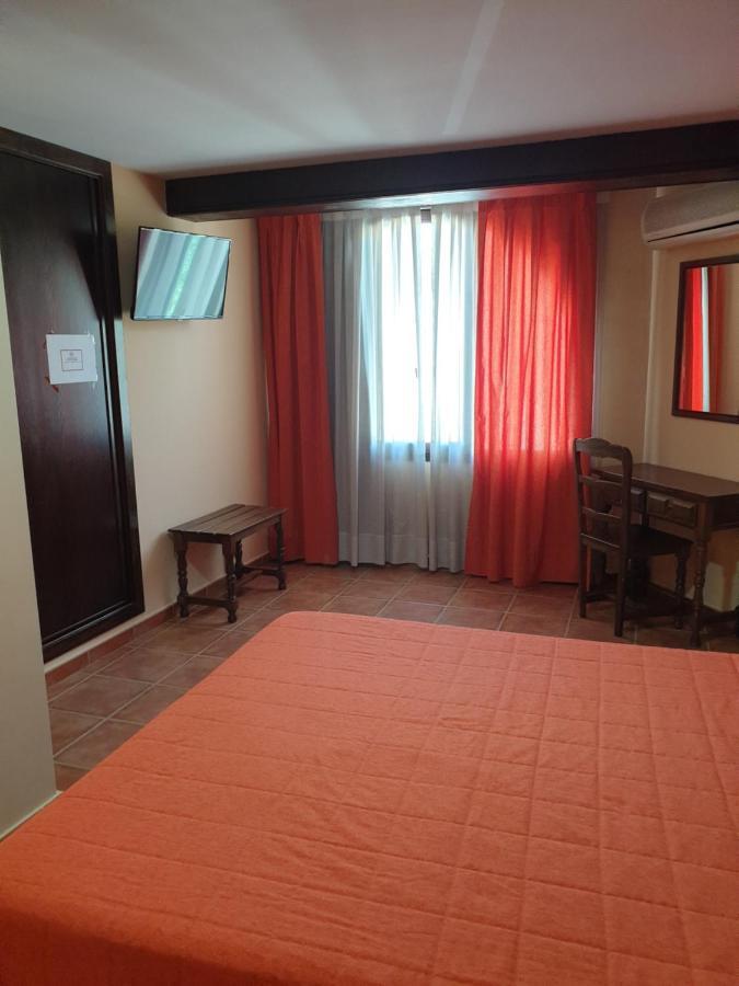 Hostal Don Lucas Villaluenga Exterior foto
