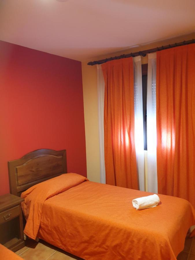 Hostal Don Lucas Villaluenga Exterior foto
